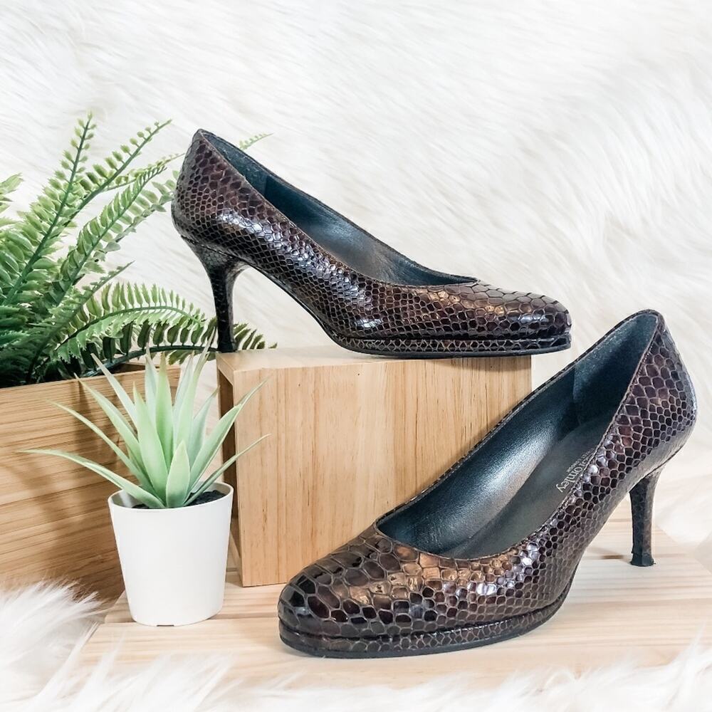 Stuart Weitzman for Russell & Bromley Snakeskin Embossed‎ Pumps Size 7